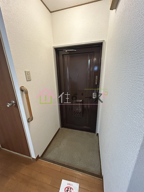 メゾンド福島 玄関