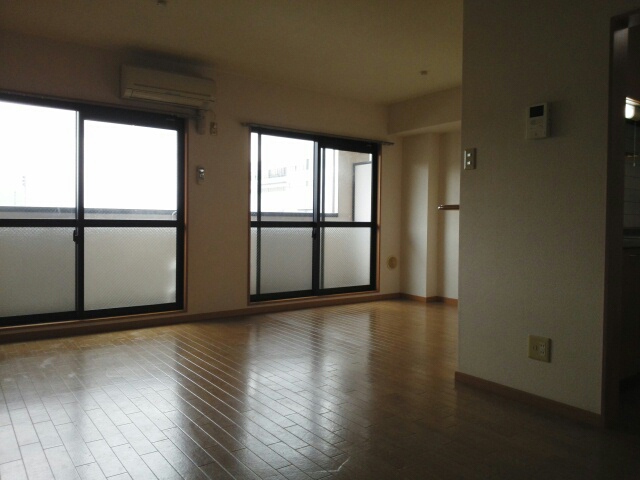 エレガントコンドミニアム叶 リビング