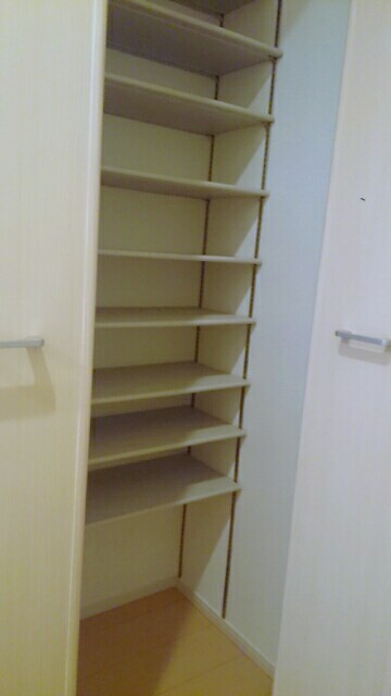 ララ・シャトー　美登利 玄関