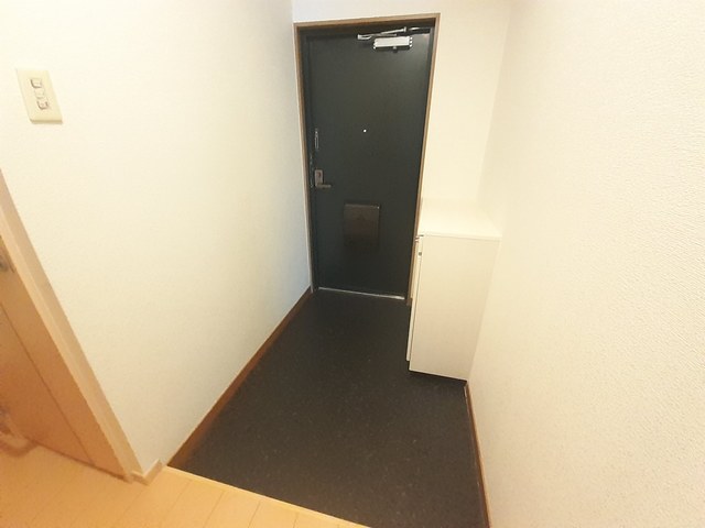 サウスタウンＦ 玄関