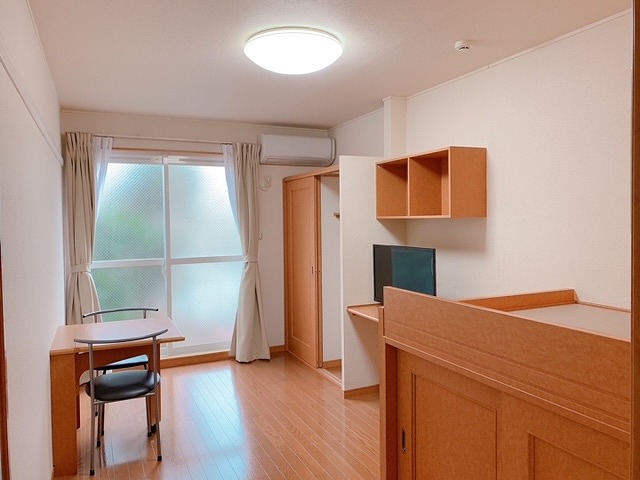 レオパレスＣｈｅｚ　ｍｏｉ　Ｎ リビング