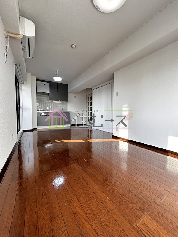 ディナスタビル リビング