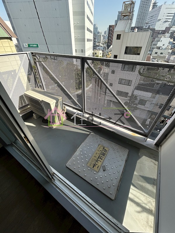 ネバーギブアップワン ベランダ