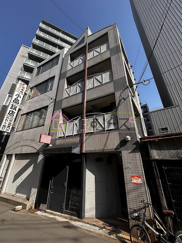 エムズ・サーティン 外観