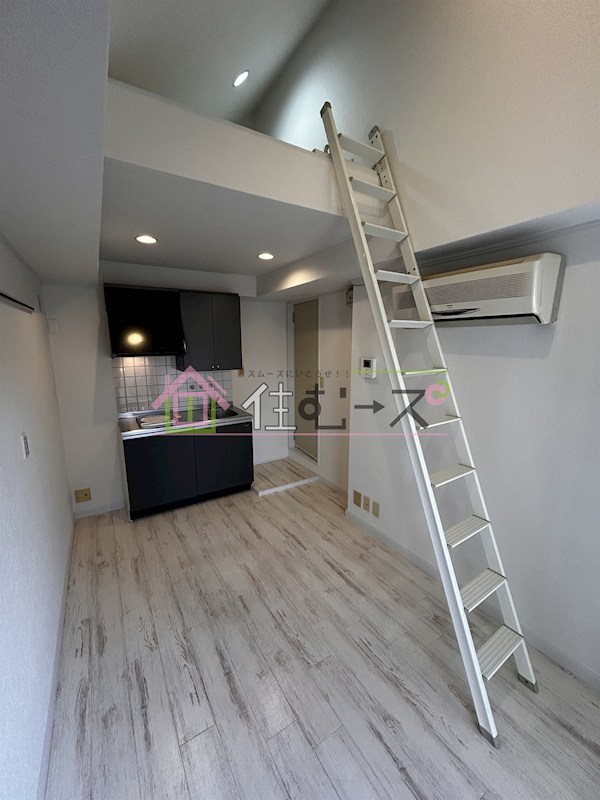 エムズ・サーティン リビング