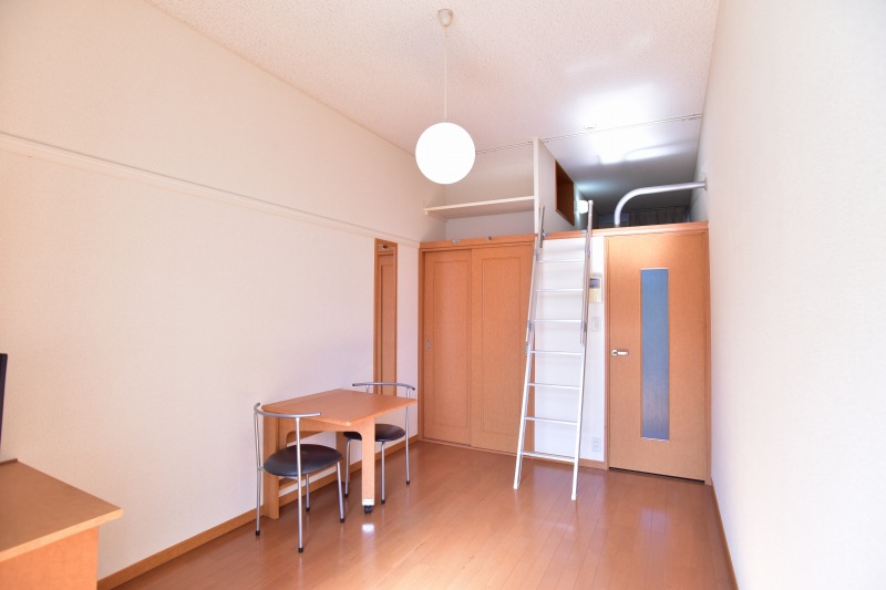 レオパレスＷＡＫＡＢＡ リビング