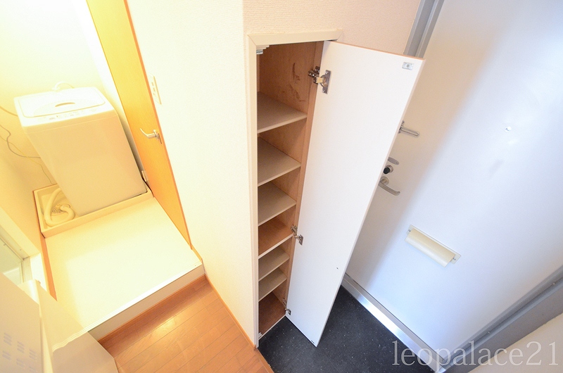 レオパレス喜連北Ⅲ 玄関