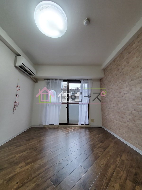 トレンディ岡野 ベッドルーム