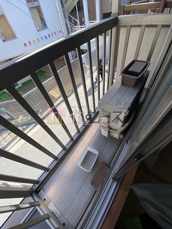 北区中崎1丁目連棟借家 ベランダ