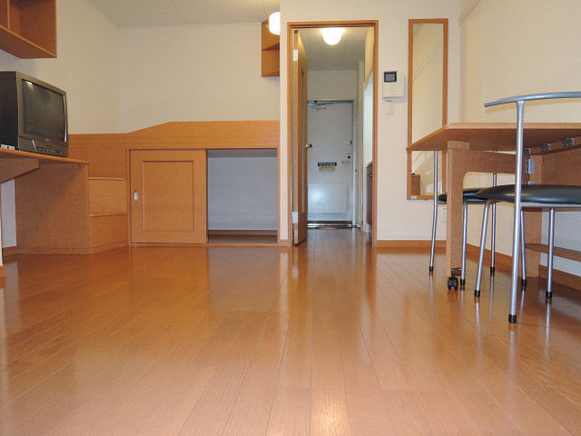 レオパレスリーザ美園 リビング