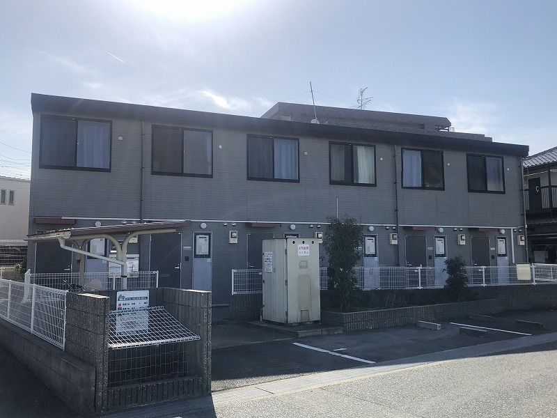 レオパレス２０００ 外観