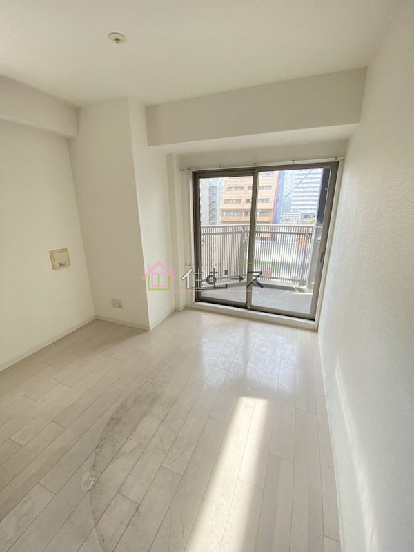 ジュネーゼグラン難波ミラージュ ベッドルーム