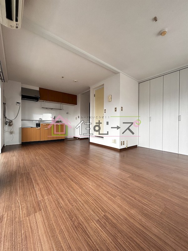 プチメゾン九条 リビング