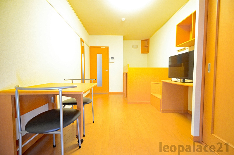 レオパレスｃｒｏｓｓ　ｗｉｎｇ ベッドルーム