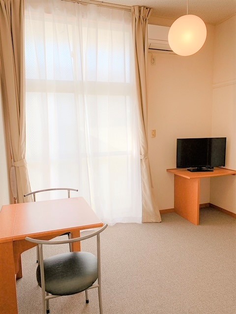 レオパレスＺｅｐｈｙｒ リビング