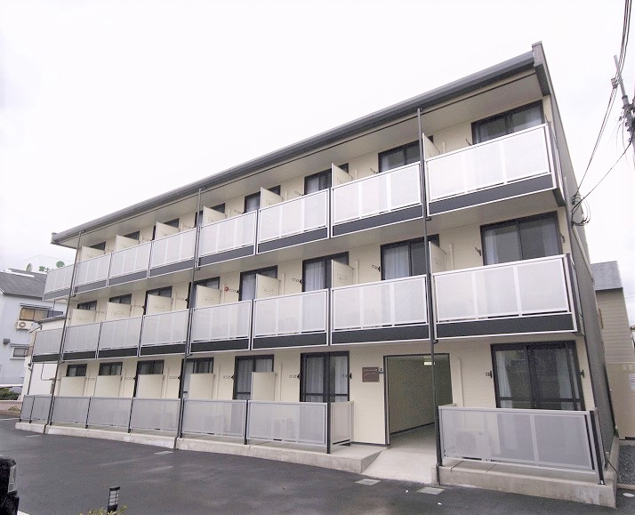 レオパレスクレストコート 外観