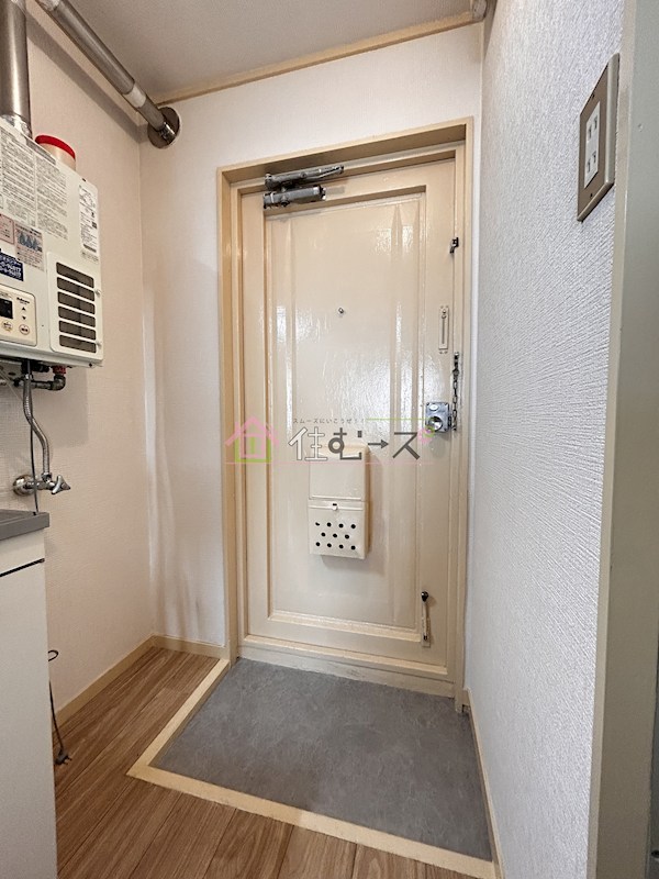 プレアール平野西 玄関