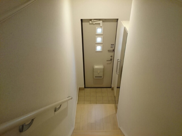 プチフローラ　北野田Ⅰ 玄関