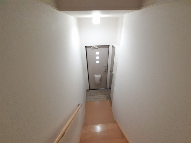 ヒルサイドウエガハラ 玄関