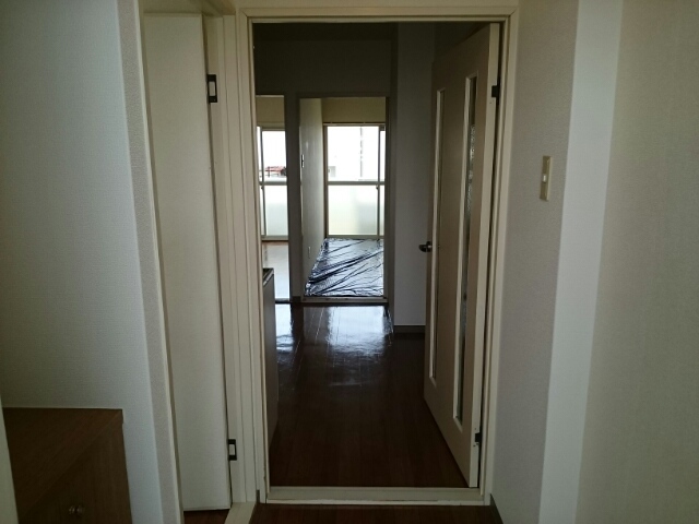 ウエスト・ビレッジⅡ番館 玄関