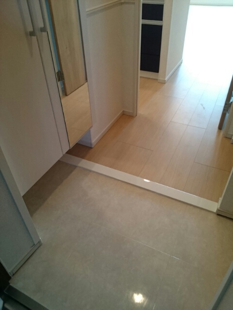 藤阪東レジデンス八弘 玄関