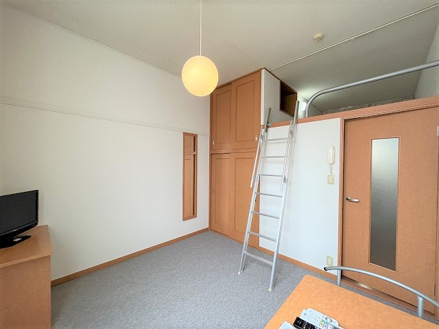 レオパレスマイス ベッドルーム