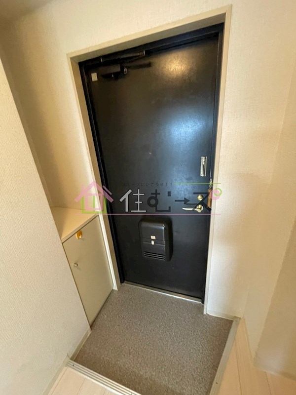 ロイヤル巽 玄関