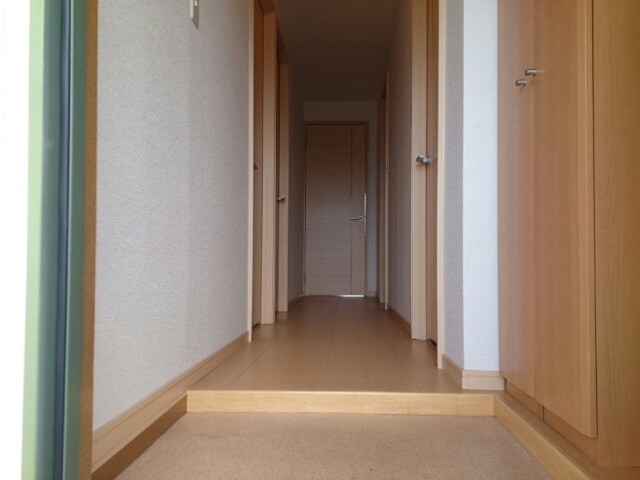 マリッチ小谷 玄関