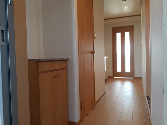 エテルノソ－レ 玄関