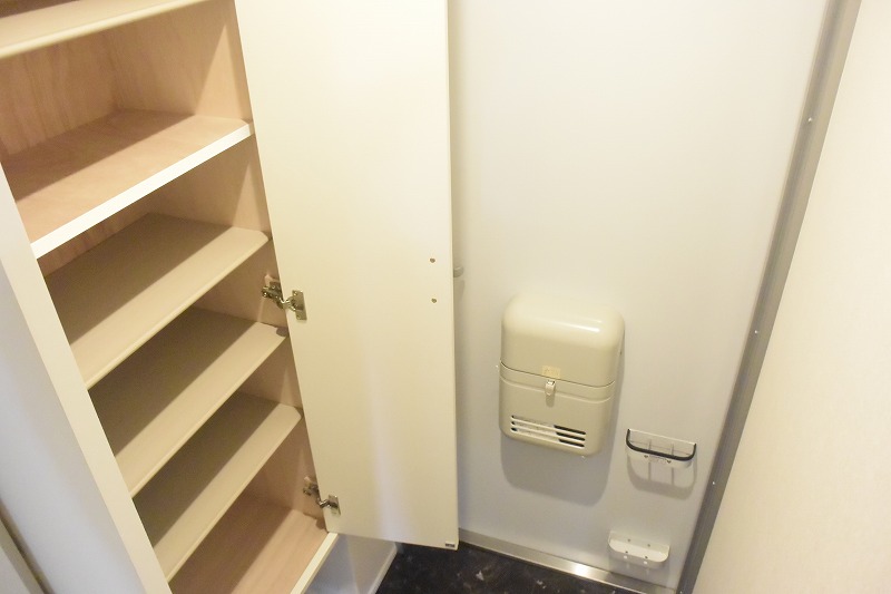 レオネクスト多田新田 玄関