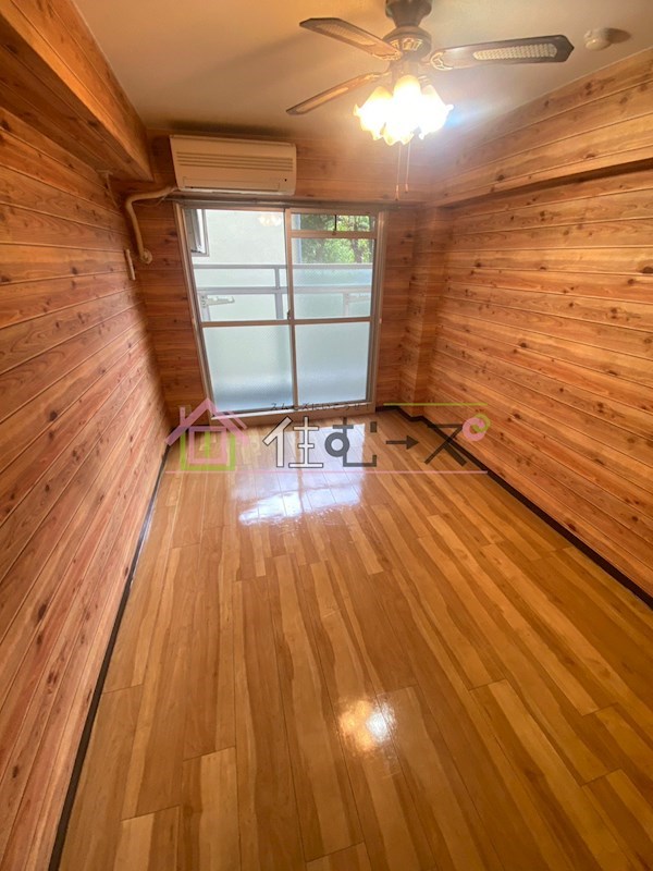 スペースシャトー中津 ベッドルーム