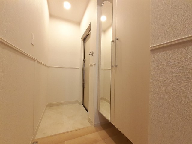 パルテール八尾 玄関