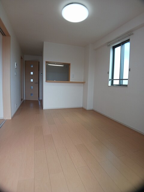 ディアコート口酒井　参番館 リビング