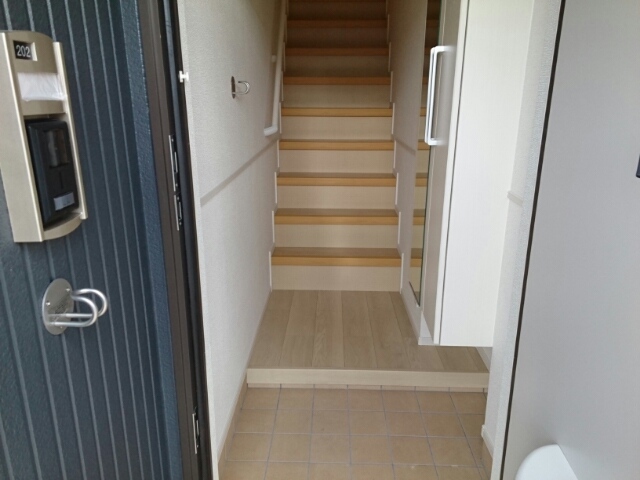 エレガント　オハナ 玄関