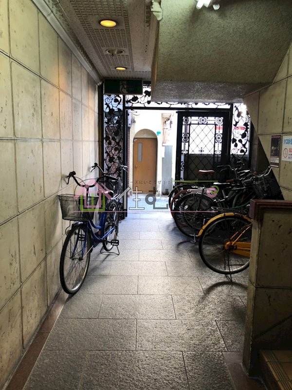 京橋プルトンビル ロビー