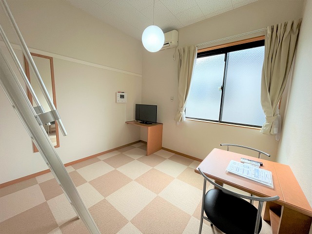 レオパレス国栄 リビング