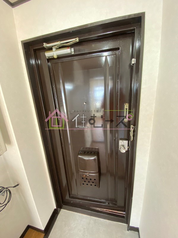 プレアール平野西 玄関