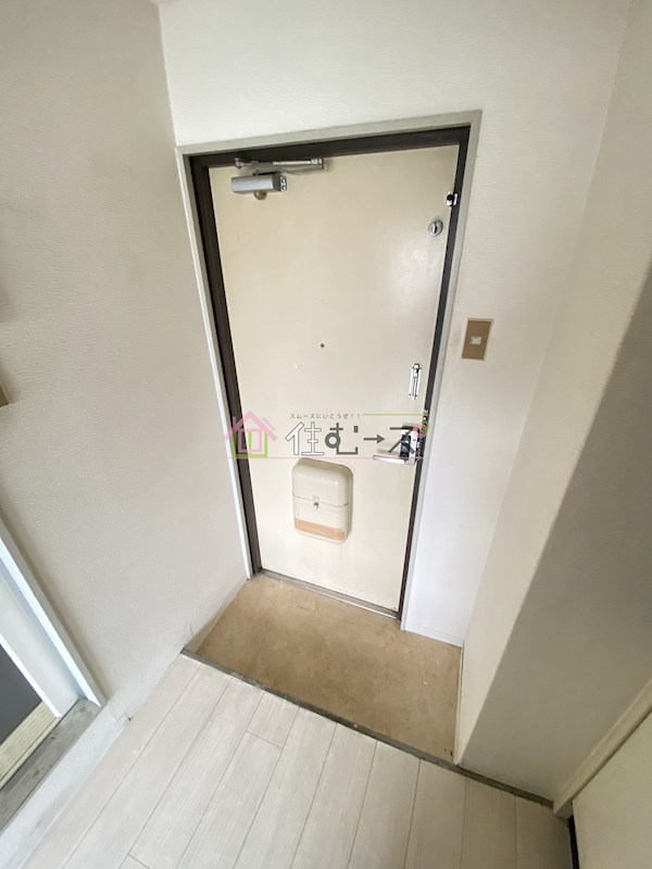 コスモレジデンス墨江 玄関