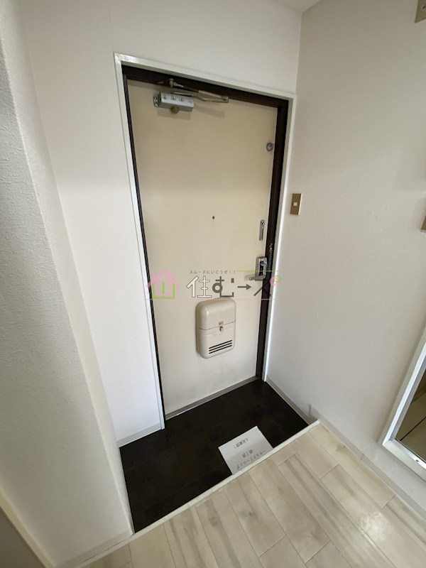 コスモレジデンス墨江 玄関