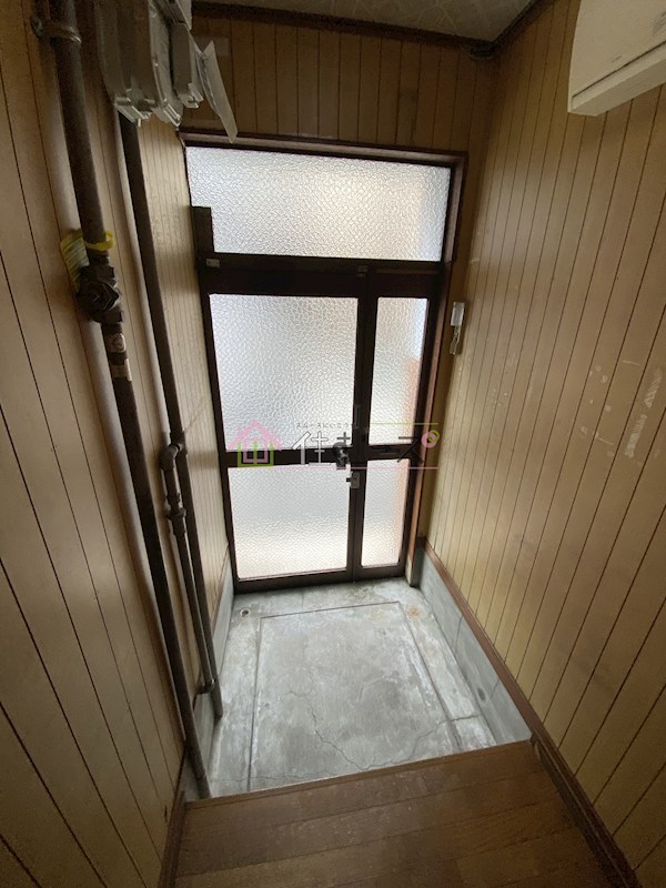 遠里小野戸建て 玄関