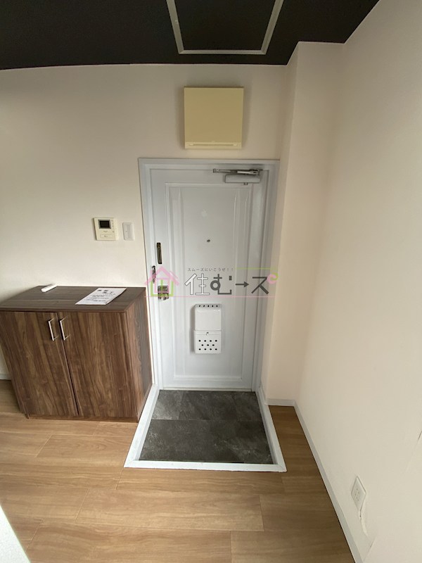 昭和ビル 玄関