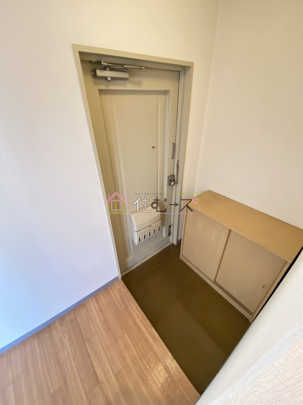 トチタテビル 玄関