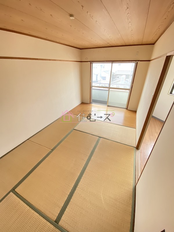 トチタテビル ベッドルーム