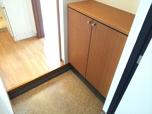 メゾン・ムカイ 玄関