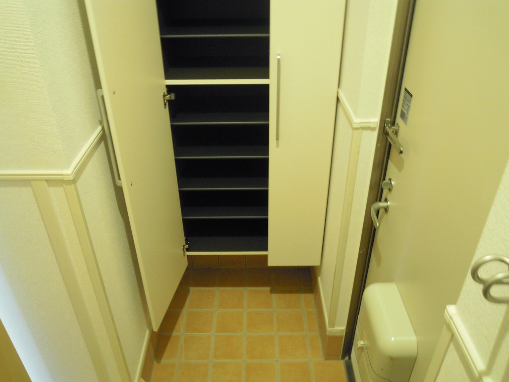 エム・ヴィレッジⅡ 玄関