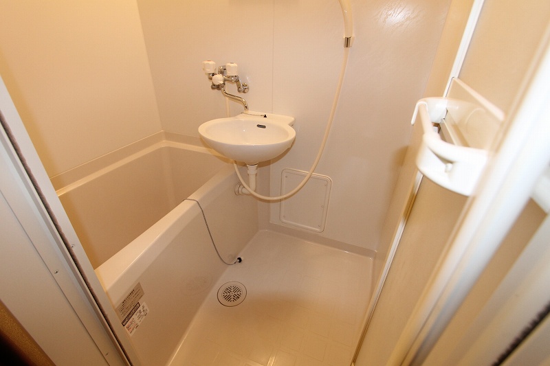 レオパレス中町 風呂画像