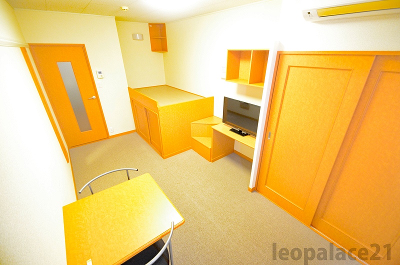 レオパレスｃｒｏｓｓ　ｗｉｎｇ ベッドルーム