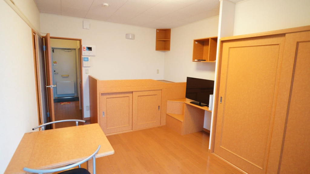 レオパレススリーアローズ リビング