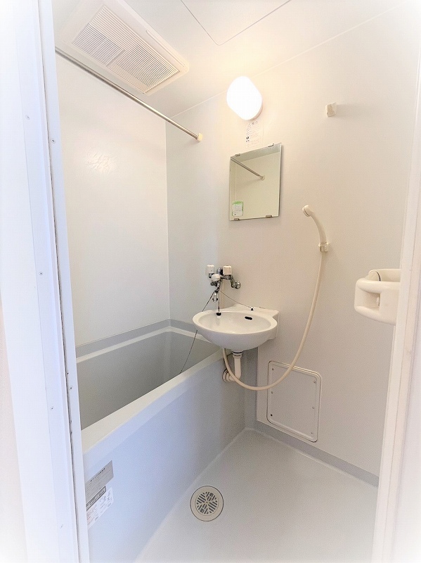 レオパレススリーアローズ 風呂画像