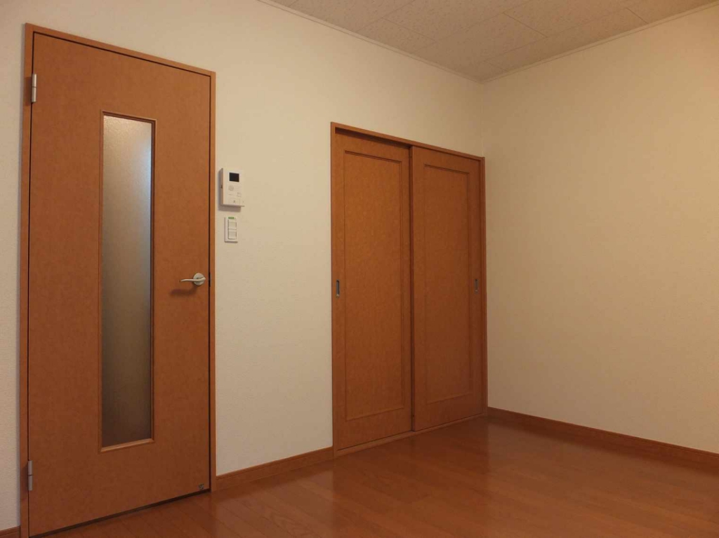 レオパレスモンターニュ日向 ベッドルーム